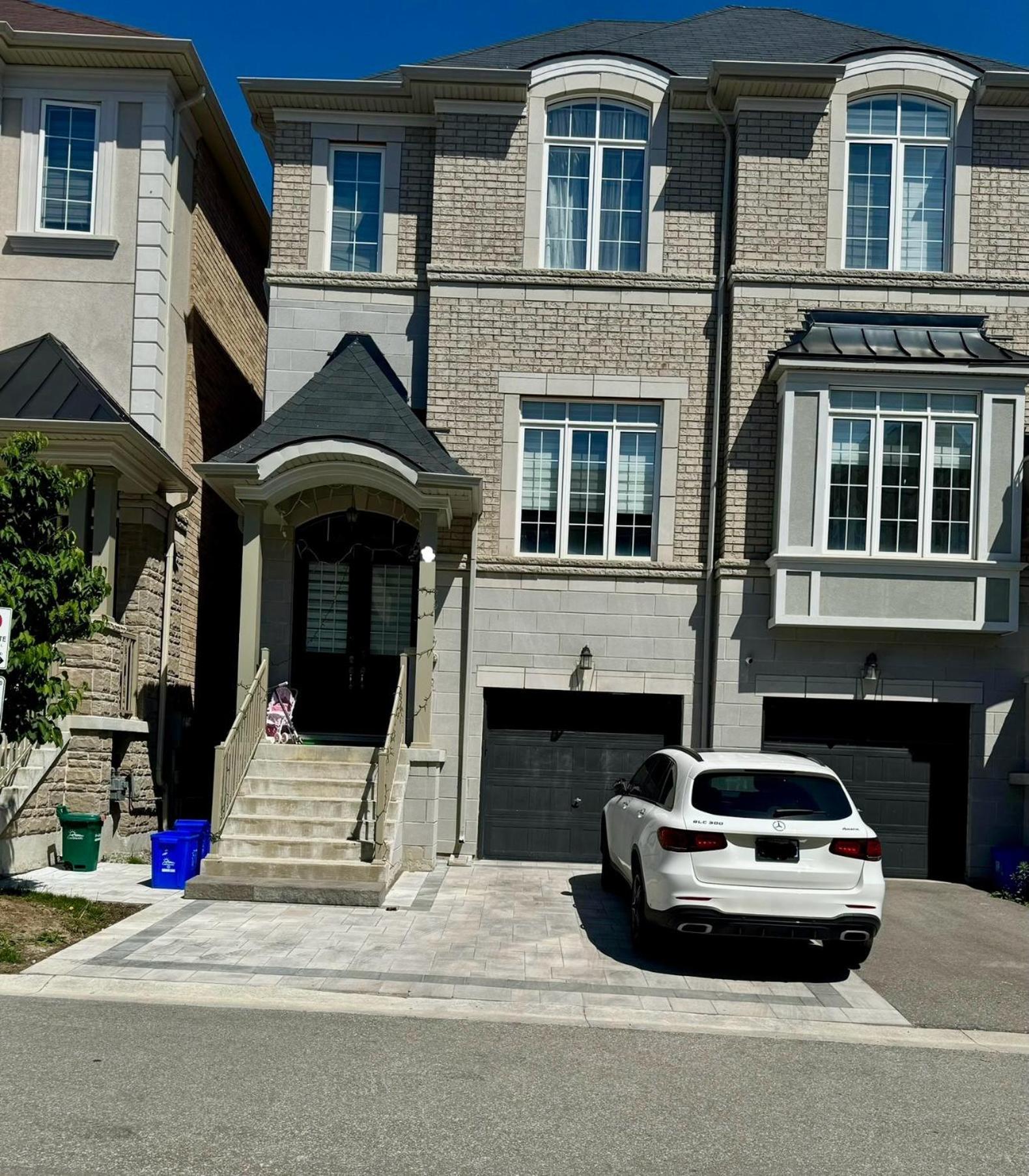 2 Bedroom With 2 Ensuites Unit In Richmond Hill Exterior photo
